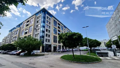 Lokale komercyjne na sprzedaż, Bratislava-Nové Mesto · €890 000