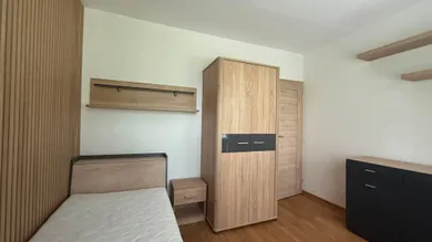 Na prenájom 4-izbový byt, 76 m², Banská Bystrica, Ružová