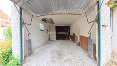 Na predaj 2-izbový dom, 120 m², Levice, Jesenského