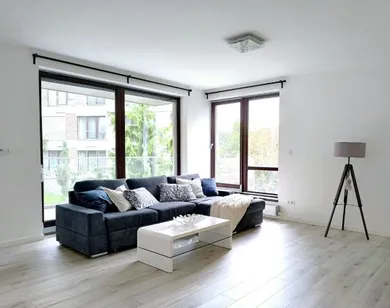 Na prenájom 2-izbový byt, 67 m², Bratislava-Staré Mesto, Hriňovská