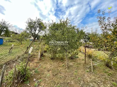 Na predaj pozemok, 437 m², Šahy
