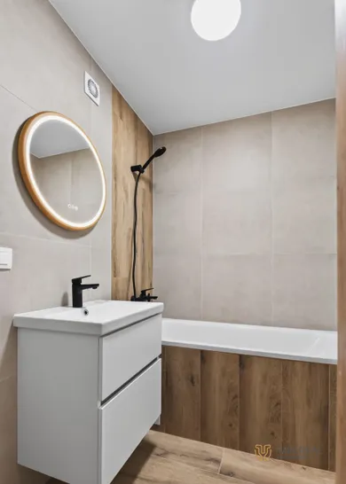 Na predaj 3-izbový byt, 72 m², Bratislava-Petržalka, Bulíkova