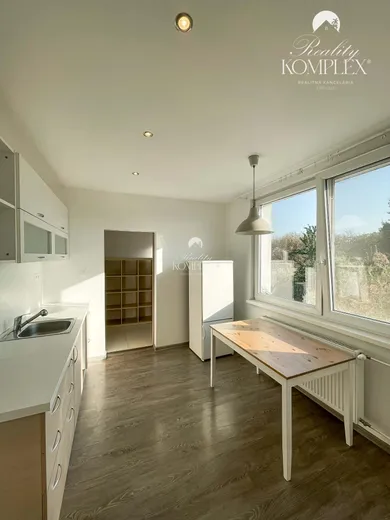 Mieszkania na sprzedaż, 3-pokojowe, Komárno · €125 000