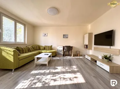 Na prenájom 2-izbový byt, 50 m², Trenčín, Považská