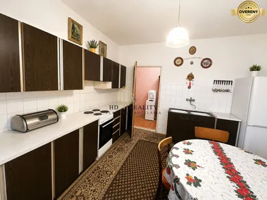 Na predaj 4-izbový dom, 140 m², Hontianske Trsťany