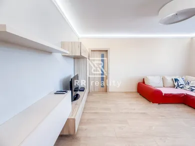Na predaj 2-izbový byt, 43 m², Košice-Sever, Němcovej