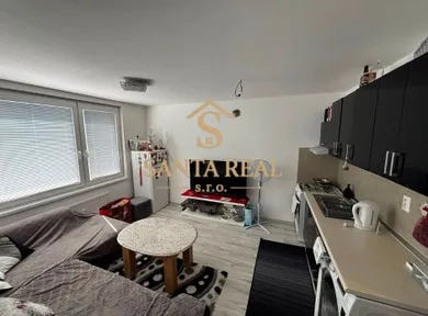 Mieszkania na sprzedaż, 1-pokojowe, Levice · €88 000