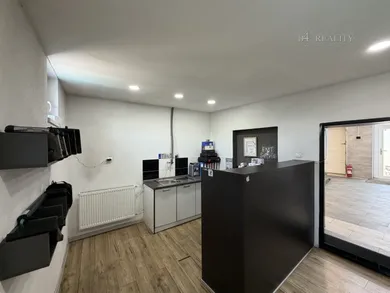 Na predaj objekt, 300 m², Kostolná-Záriečie