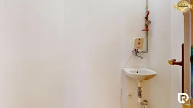 Na prenájom komerčné, 80 m², Bratislava-Nové Mesto, Halkova