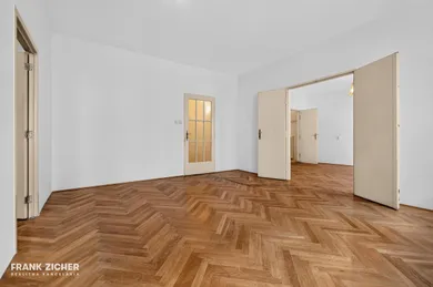 Na predaj 3-izbový byt, 77 m², Bratislava-Staré Mesto, Grösslingova