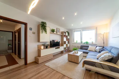 Na predaj 2-izbový byt, 52 m², Bratislava-Rača, Žarnovická