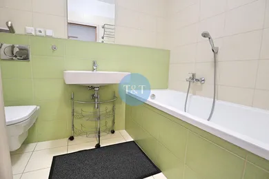 Na prenájom 2-izbový byt, 52 m², Bratislava-Rača, Pri vinohradoch