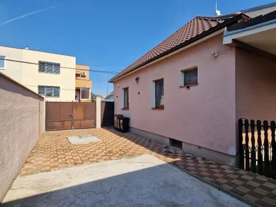 Na predaj dom, 102 m², Sereď, Malá ulička