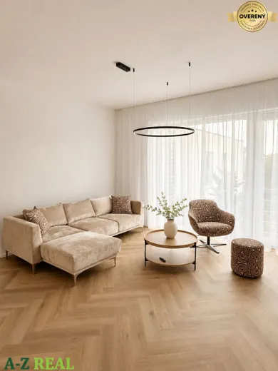 Na prenájom 4-izbový byt, 130 m², Bratislava-Nové Mesto, Royova