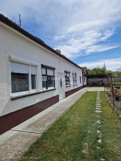 Будинки на продаж, Veľký Meder · €110 000
