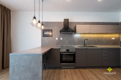 Na prenájom 2-izbový byt, 70 m², Bojnice, Ulica Podskalné