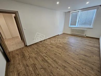 Na prenájom 3-izbový byt, 65 m², Galanta, Krásna