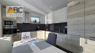 Na predaj 3-izbový dom, 107 m², Breziny