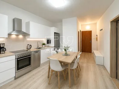 Na predaj 1-izbový byt, 38 m², Poprad