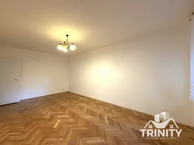 Na prenájom 3-izbový byt, 82 m², Nové Zámky, Lastovičia
