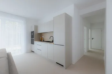 Na predaj 3-izbový byt, 57 m², Banská Bystrica, Spojová
