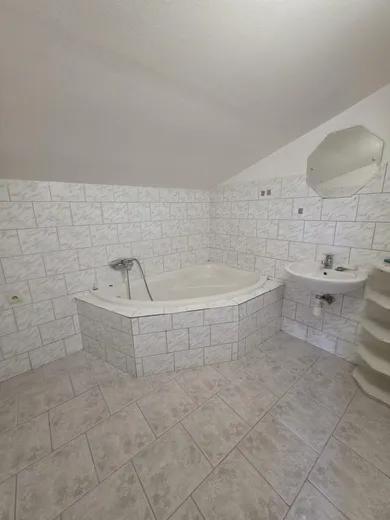 Na prenájom 2-izbový byt, 48 m², Pezinok, Hrnčiarska