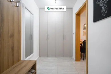 Na prenájom 3-izbový byt, 65 m², Bratislava-Nové Mesto