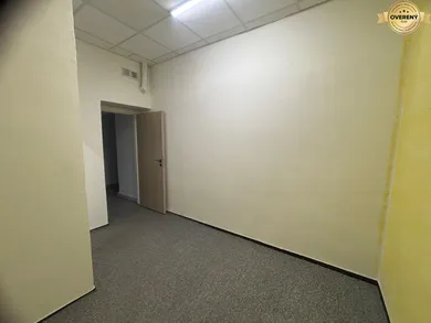 Na prenájom komerčné, 65 m², Poprad