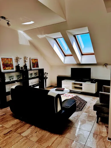 Квартиры в аренду, 4-комнатные, Bratislava-Staré Mesto · €2 100