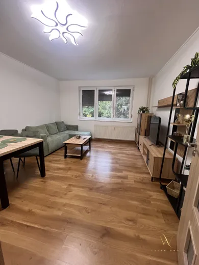 Na prenájom 3-izbový byt, 61 m², Senec, Nám. 1. mája