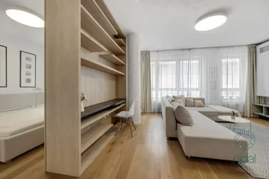 Na prenájom 2-izbový byt, 65 m², Bratislava-Staré Mesto, Cintorínska