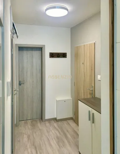 Na prenájom 2-izbový byt, 38 m², Bratislava-Nové Mesto, Nobelova