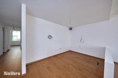 Na prenájom 4-izbový byt, 98 m², Bratislava-Staré Mesto, Žižkova