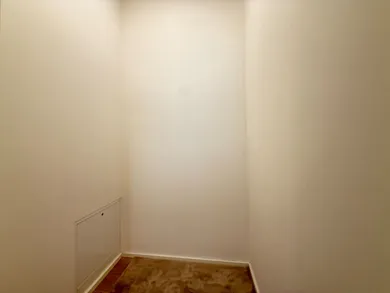 Na prenájom 1-izbový byt, 30 m², Bratislava-Nové Mesto, Strážna