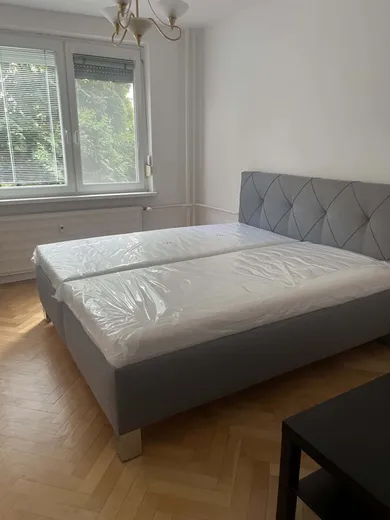 Na prenájom 3-izbový byt, 80 m², Bratislava-Ružinov, Sputniková