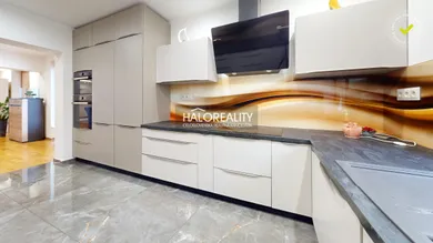 Na predaj dom, 323 m², Lučenec