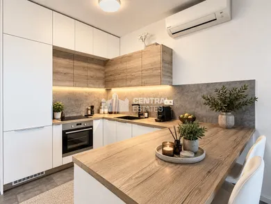 Na prenájom 4-izbový byt, 107 m², Bratislava-Nové Mesto, Pod Vtáčnikom