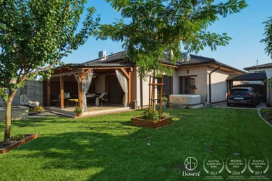 Domy na sprzedaż, 4-pokojowe, Slovenský Grob · €359 900
