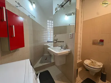 Na predaj 3-izbový byt, 84 m², Levice