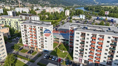 Na prenájom objekt, 196 m², Púchov, Dvory