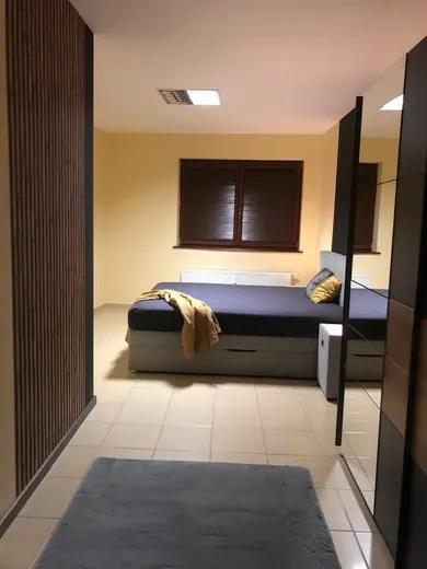 Na prenájom 2-izbový byt, 70 m², Komárno