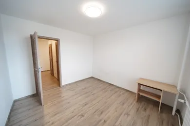 Na prenájom 3-izbový byt, 68 m², Košice-Juh, Južná trieda