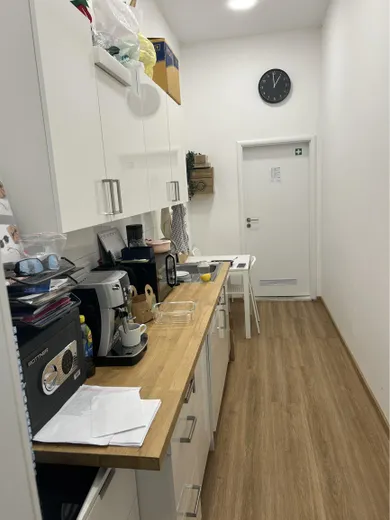 Na prenájom komerčné, 70 m², Bratislava-Staré Mesto, Obchodná