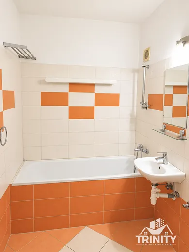Na predaj 3-izbový byt, 61 m², Nové Zámky