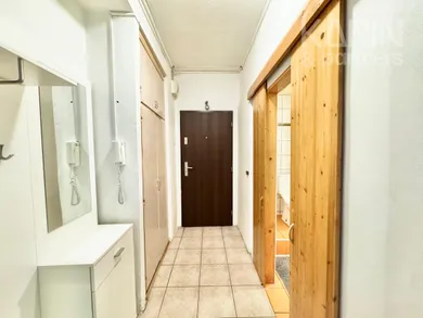 Na predaj 3-izbový byt, 66 m², Holíč, M. Nešpora