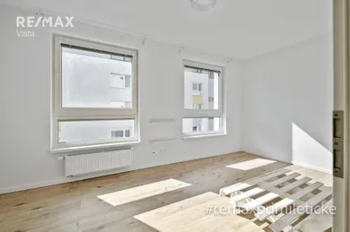 Na prenájom 3-izbový byt, 61 m², Bratislava-Dúbravka, Pri Hrubej lúke