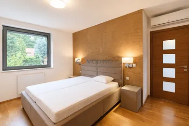 Na prenájom 4-izbový byt, 125 m², Bratislava-Staré Mesto