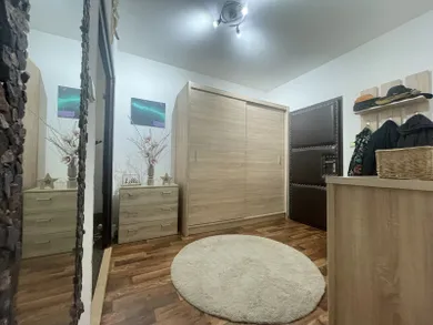 Na predaj 3-izbový byt, 72 m², Bratislava-Devínska Nová Ves