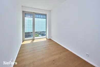 Na predaj 4-izbový byt, 100 m², Bratislava-Petržalka, Krasovského