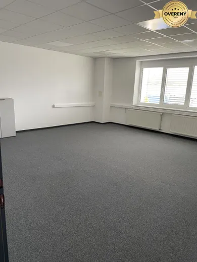 Na prenájom komerčné, 40 m², Senec